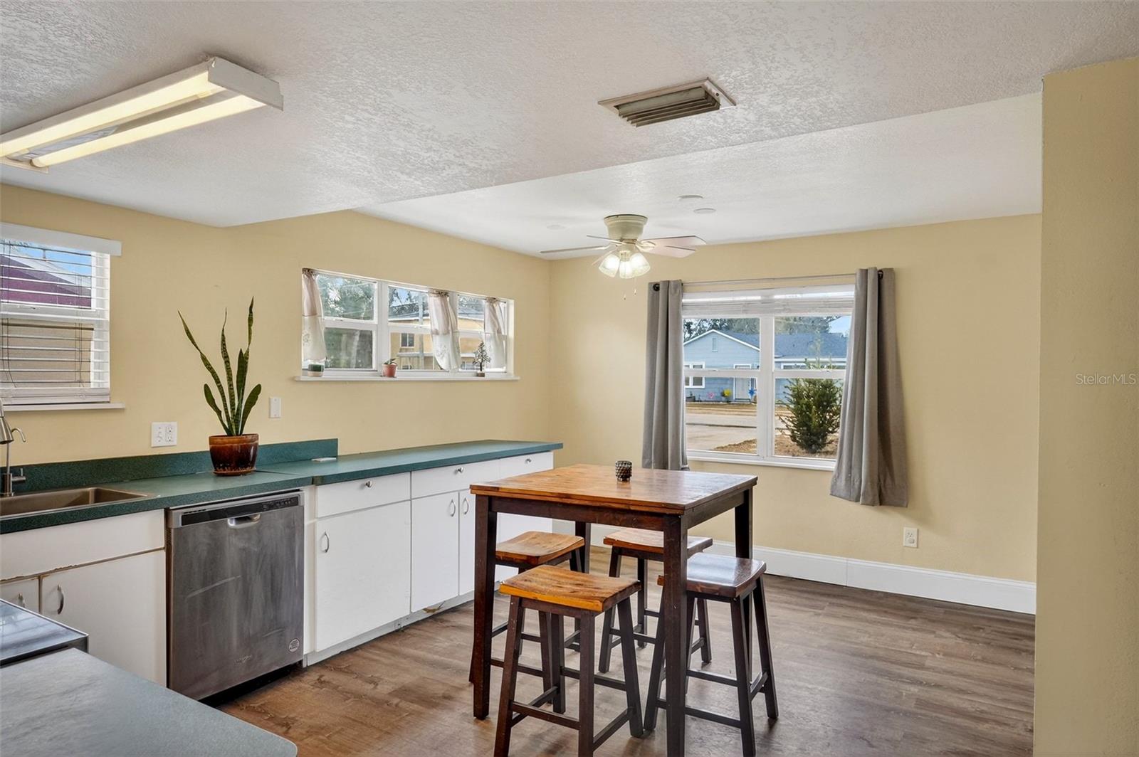 OAK RIDGE PARK - Residential