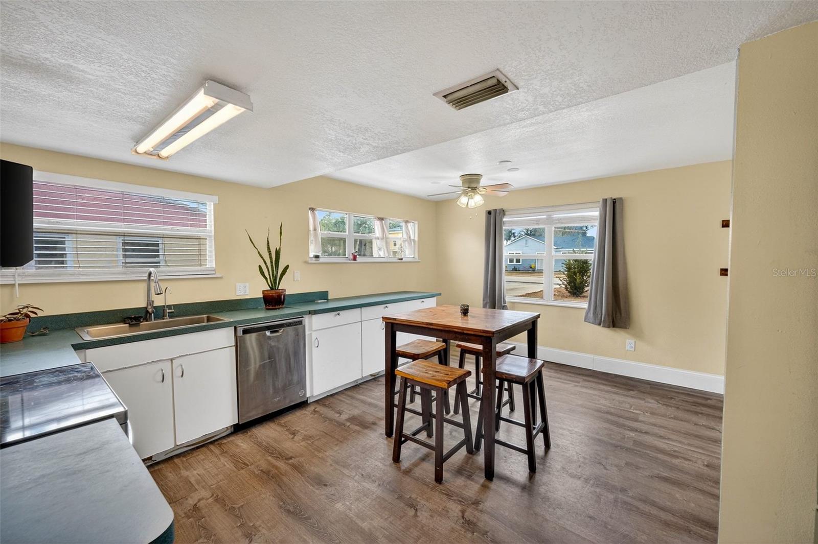 OAK RIDGE PARK - Residential