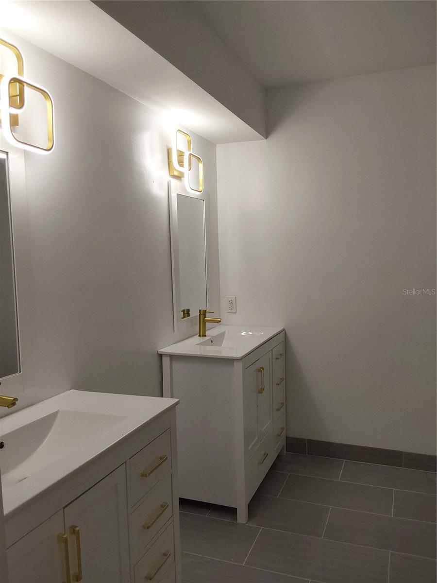 LAKEWOOD - Residential