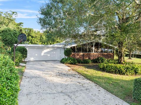 A home in WINTER HAVEN