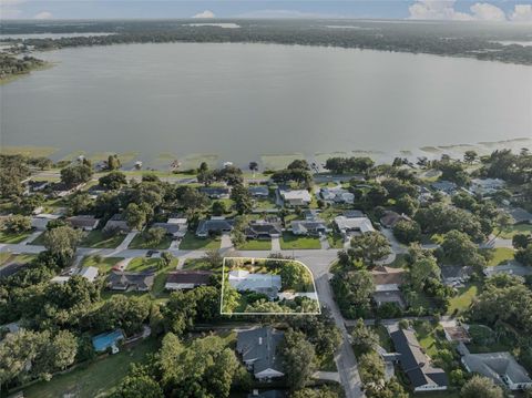 A home in WINTER HAVEN