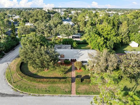 A home in WINTER HAVEN