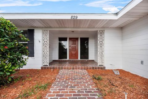 A home in WINTER HAVEN