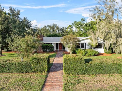 A home in WINTER HAVEN