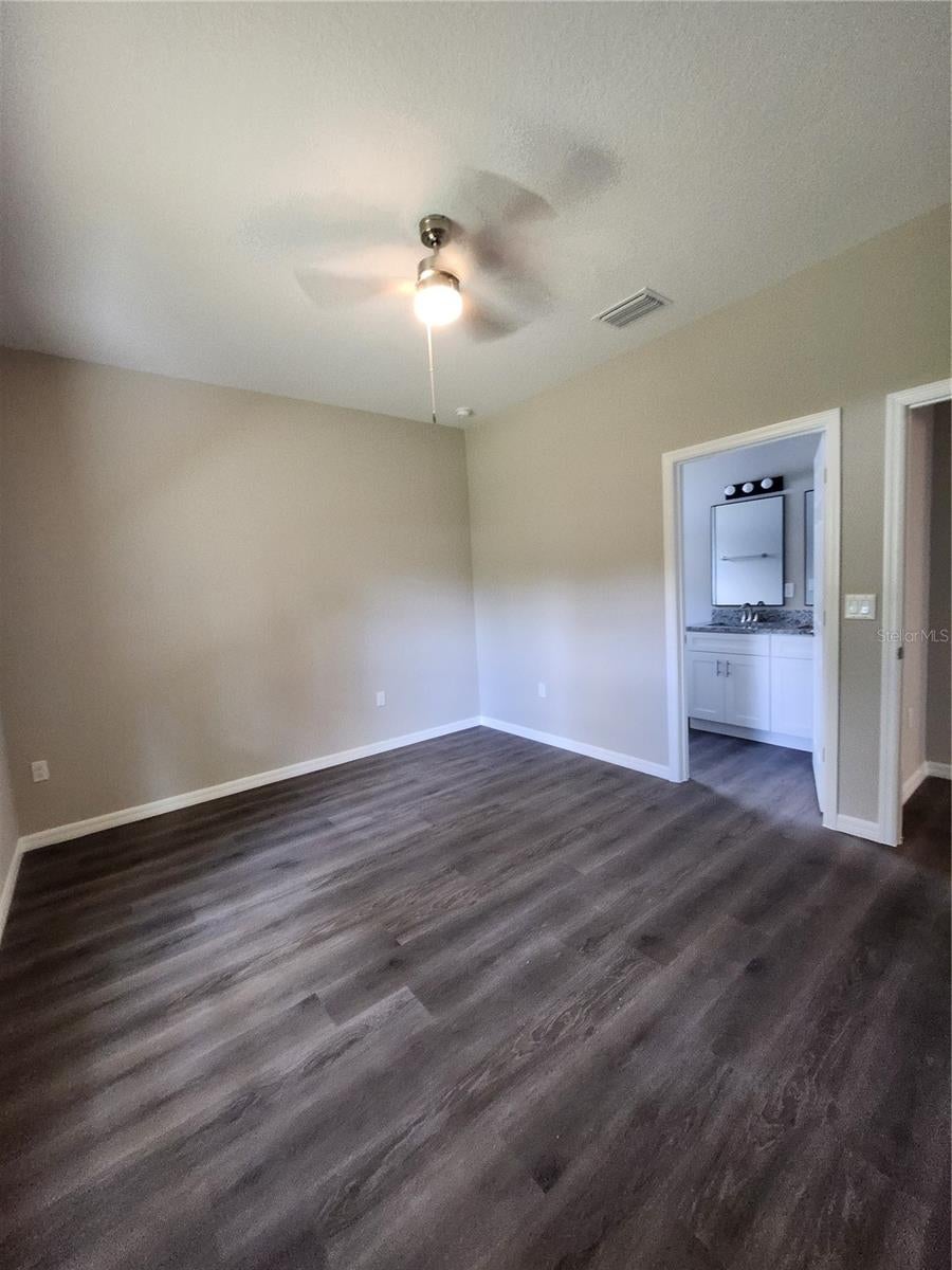 5016 FINDERS COURT