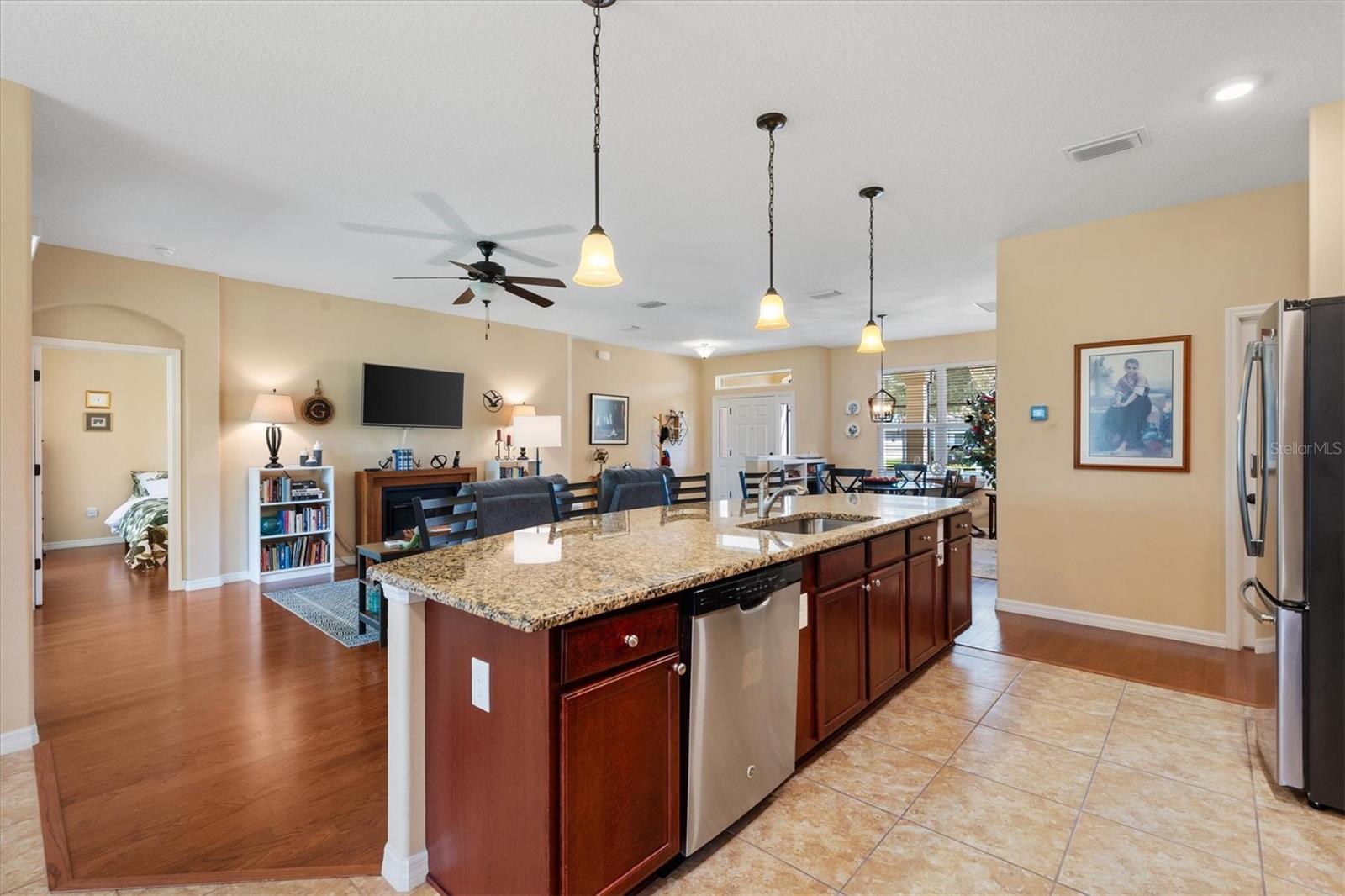 ARLINGTON RIDGE - Residential