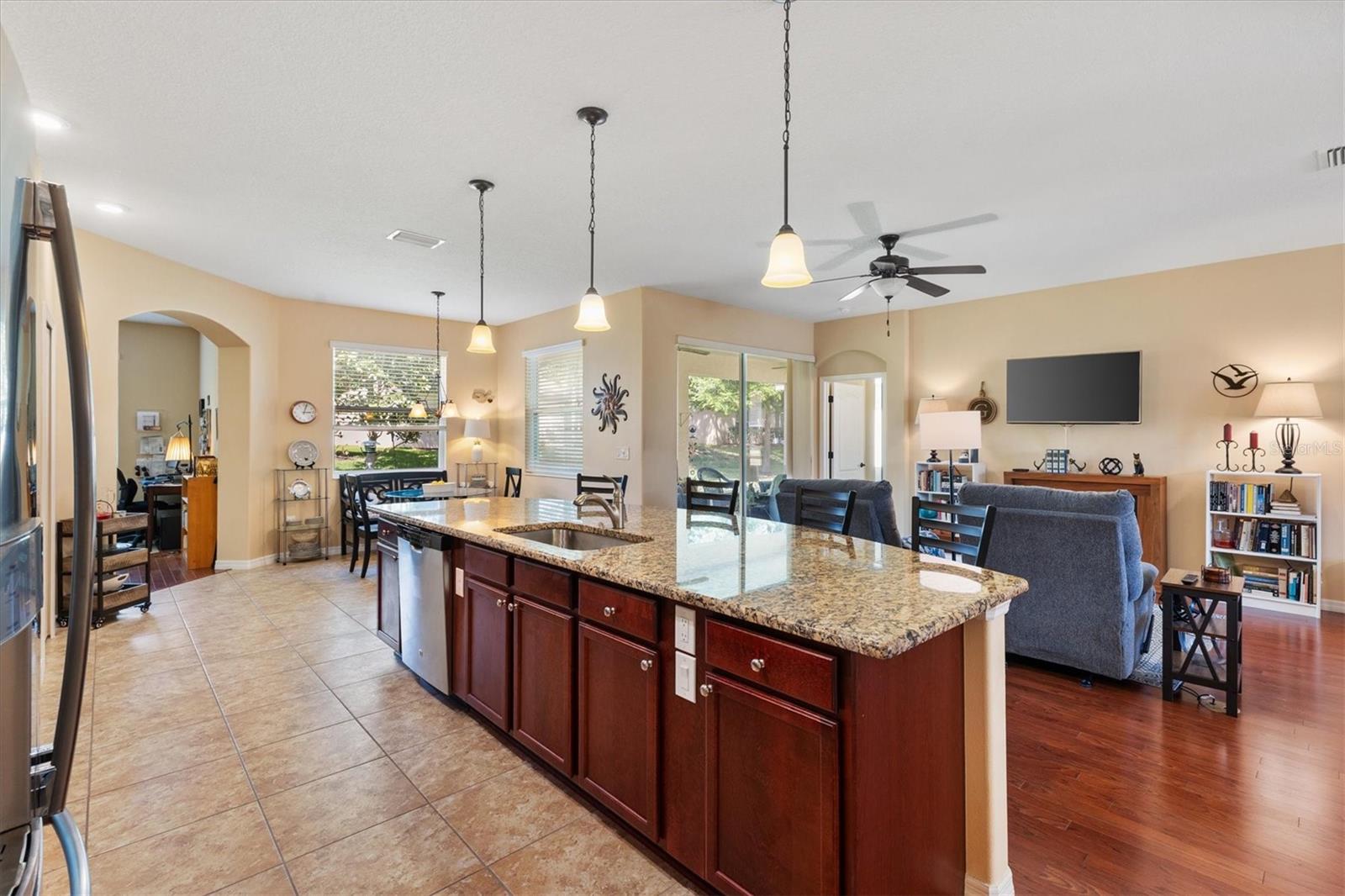 ARLINGTON RIDGE - Residential