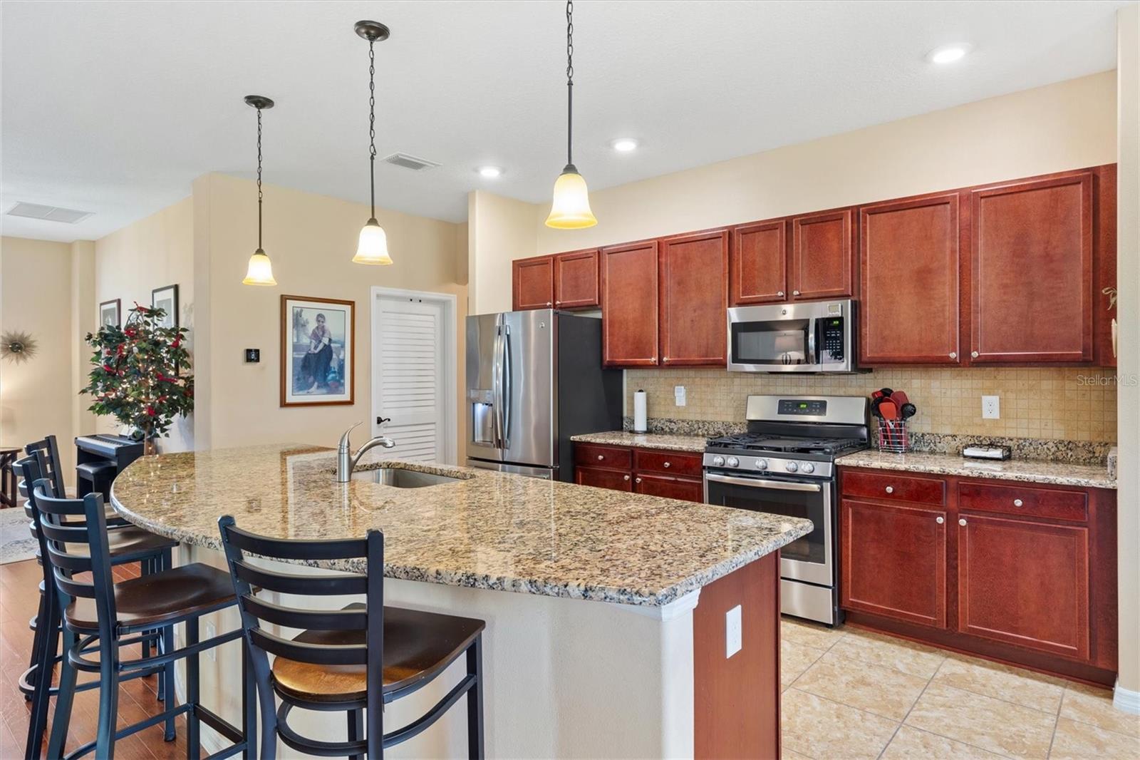 ARLINGTON RIDGE - Residential