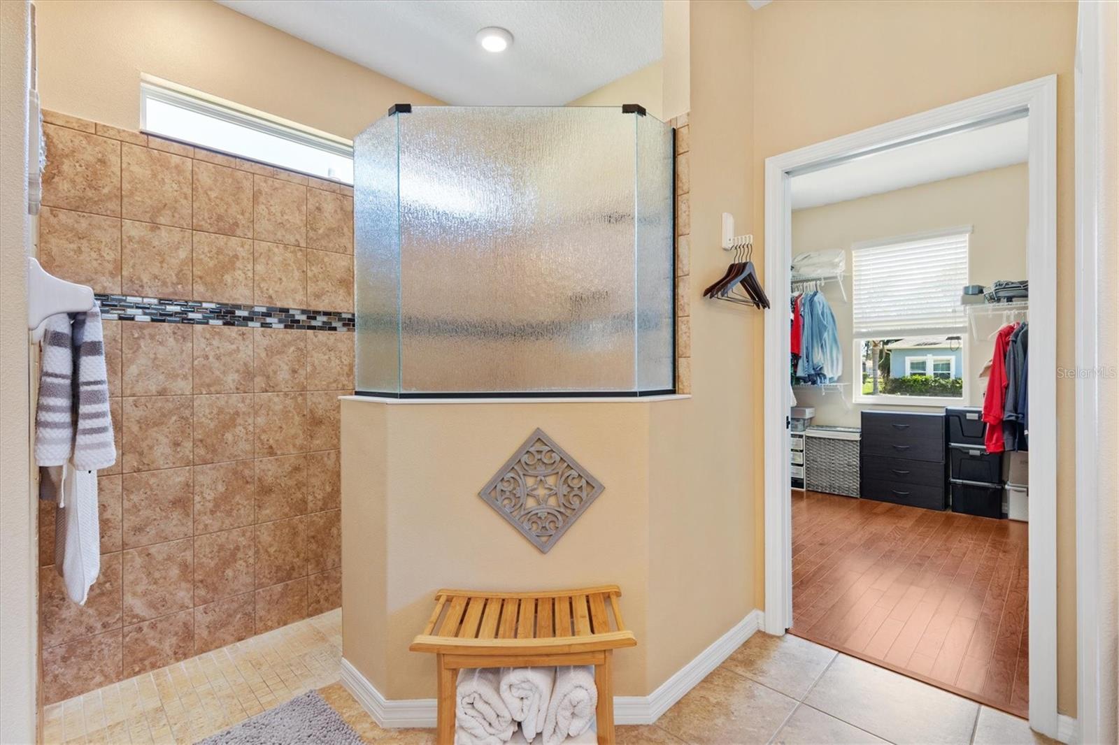 ARLINGTON RIDGE - Residential