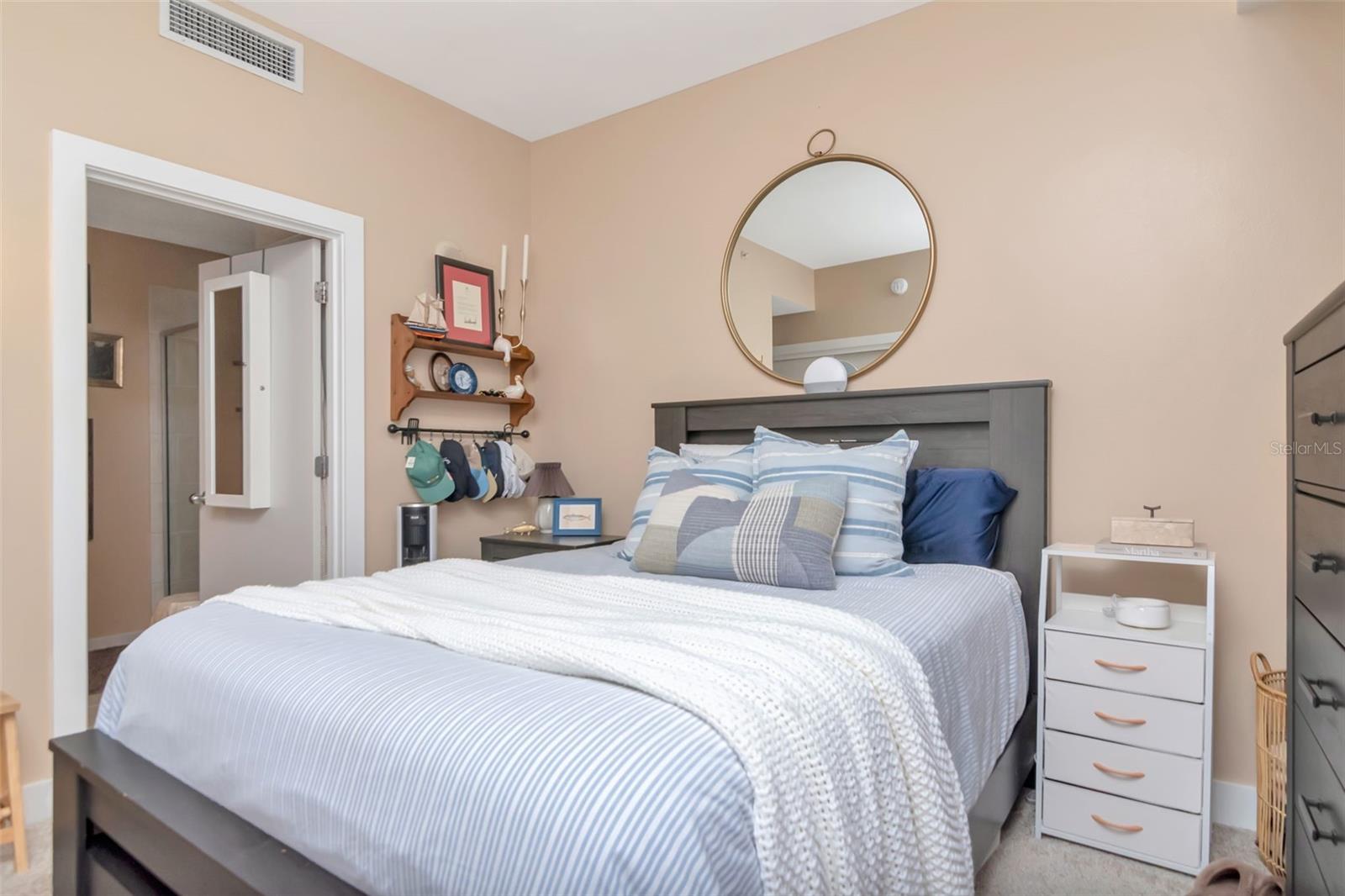 GRAND CENTRAL AT KENNEDY - Residential