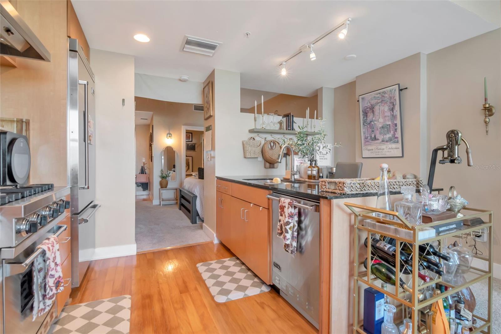 GRAND CENTRAL AT KENNEDY - Residential