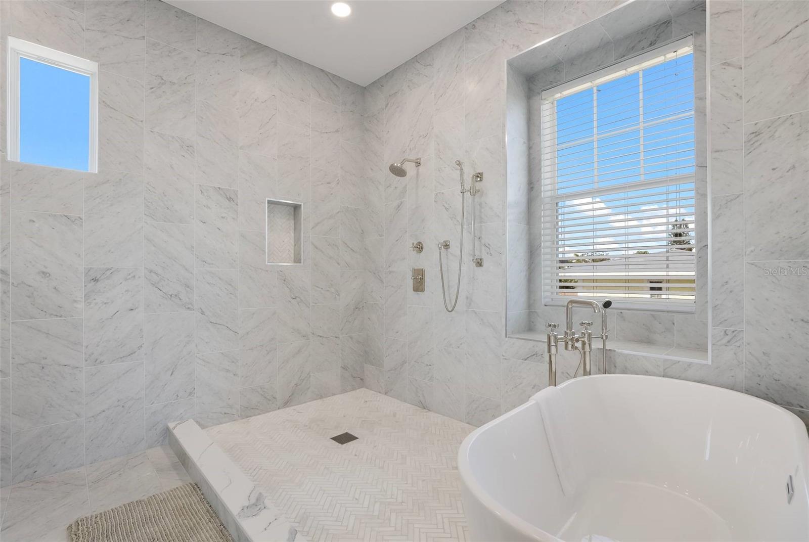 ANNA MARIA BEACH - Residential