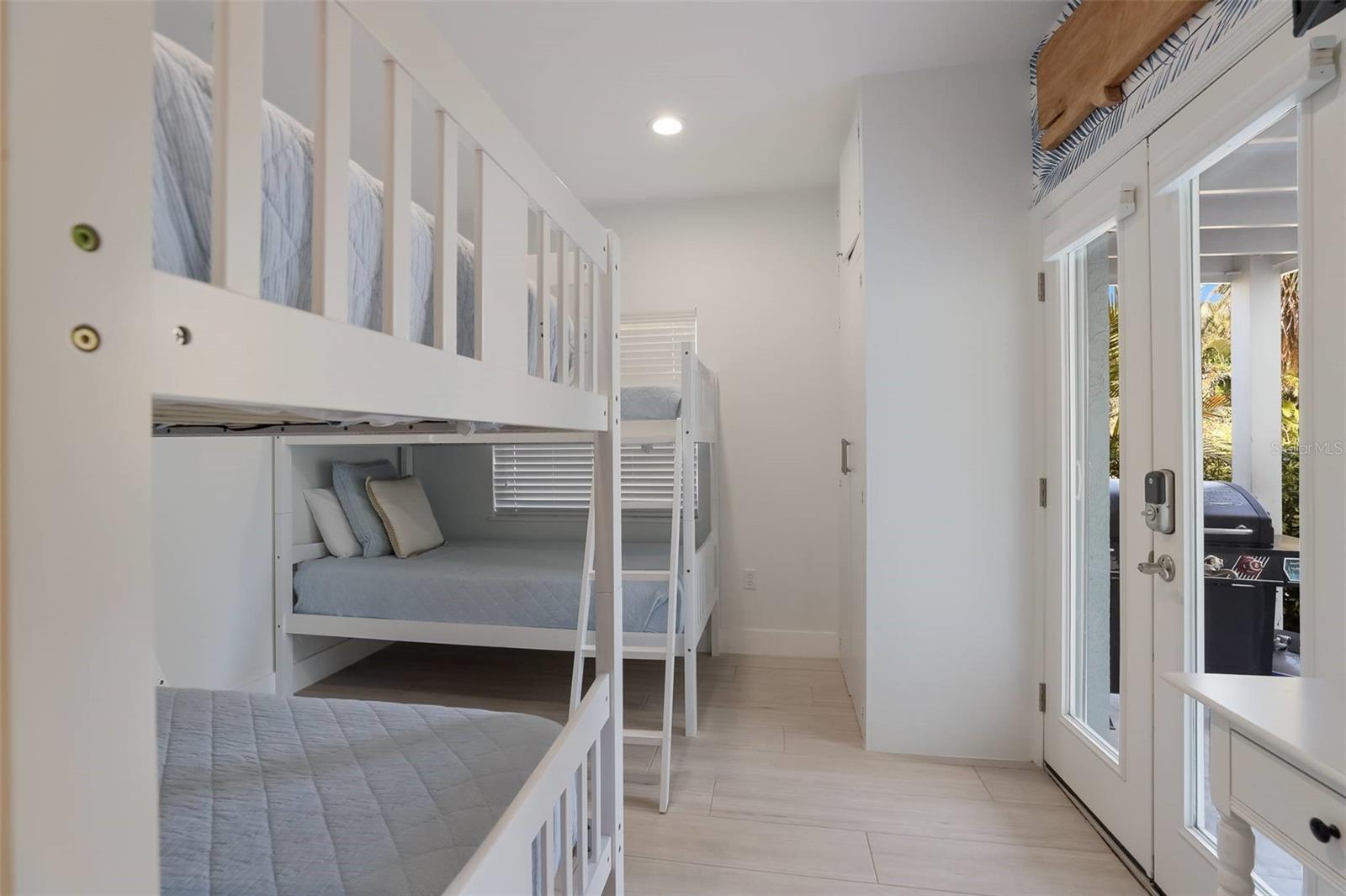 ANNA MARIA BEACH - Residential