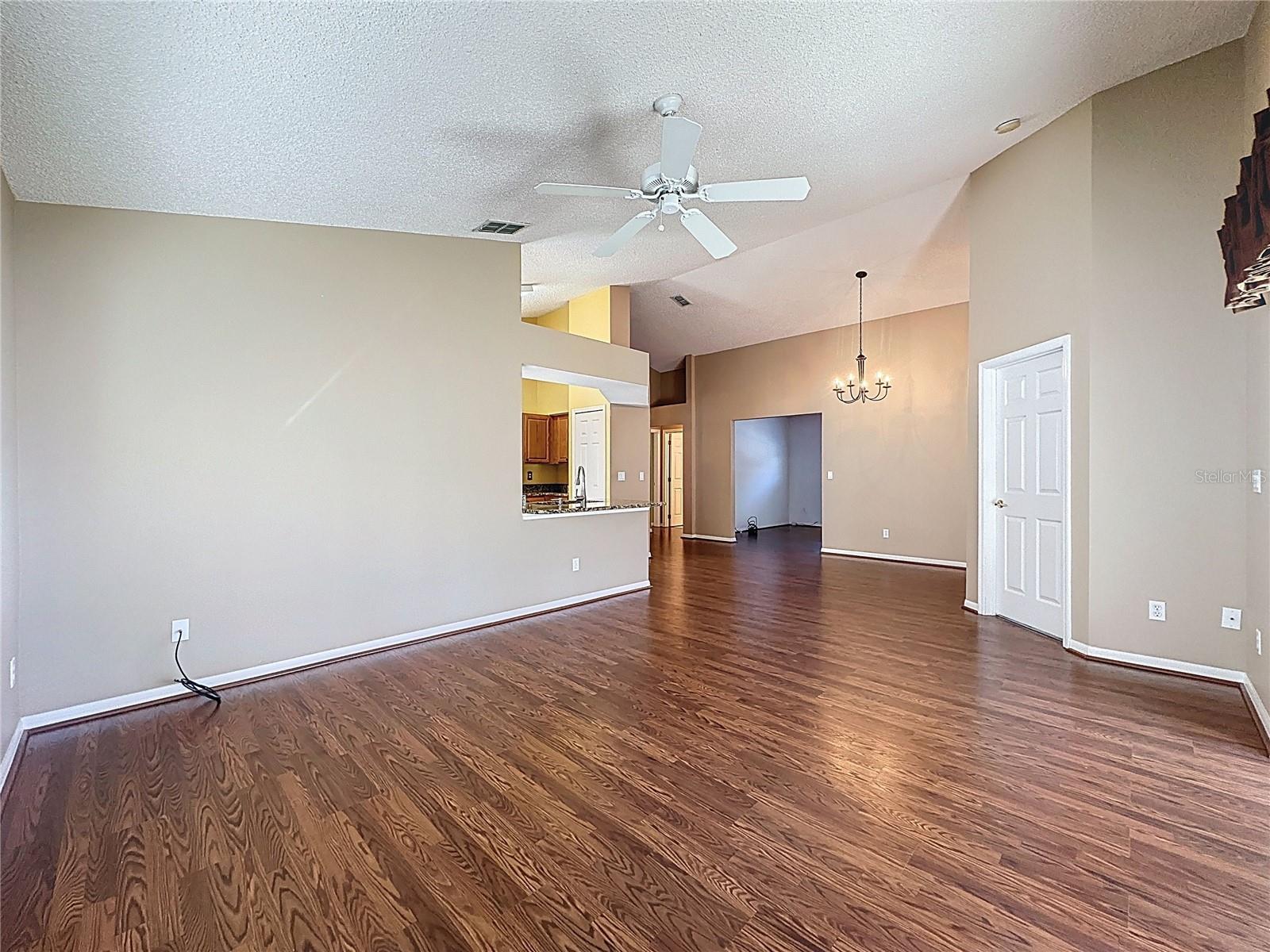 KINGS RIDGE - Residential