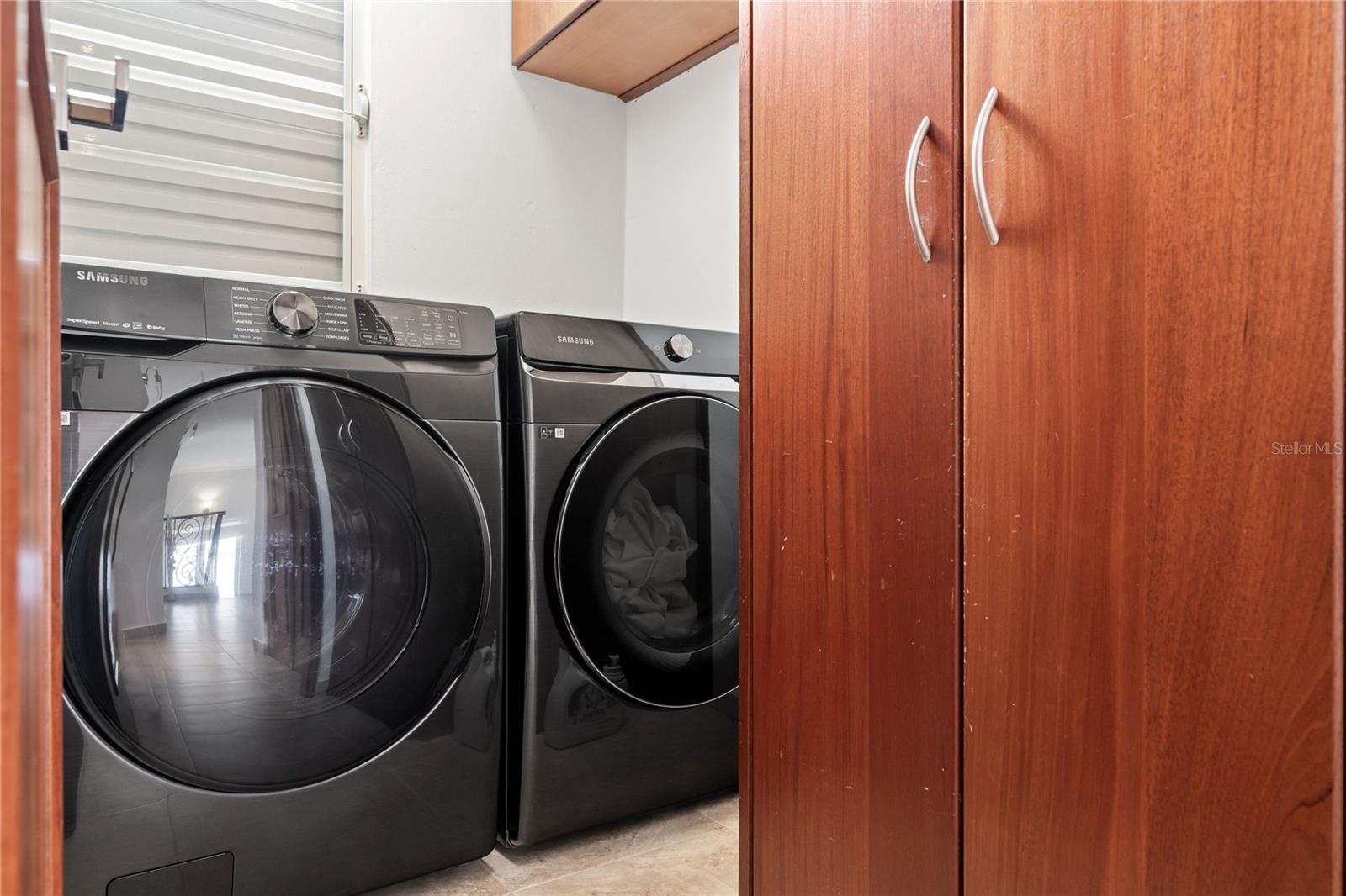 URB. ESTANCIAS REALES - Residential