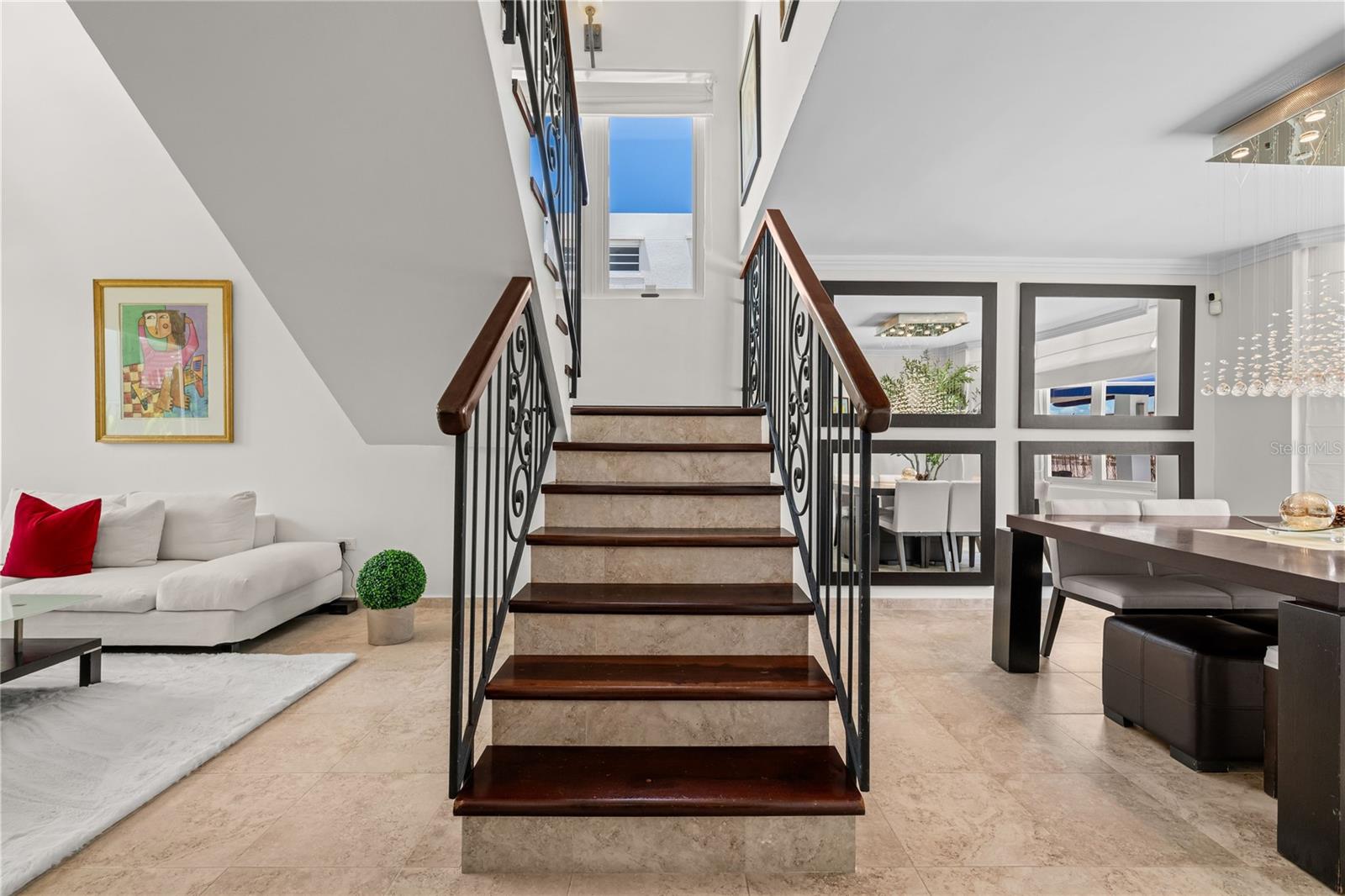 URB. ESTANCIAS REALES - Residential