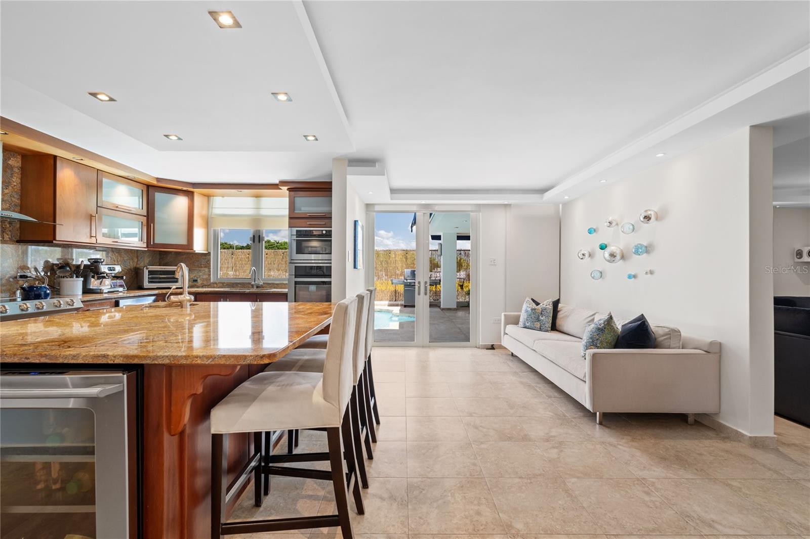 URB. ESTANCIAS REALES - Residential