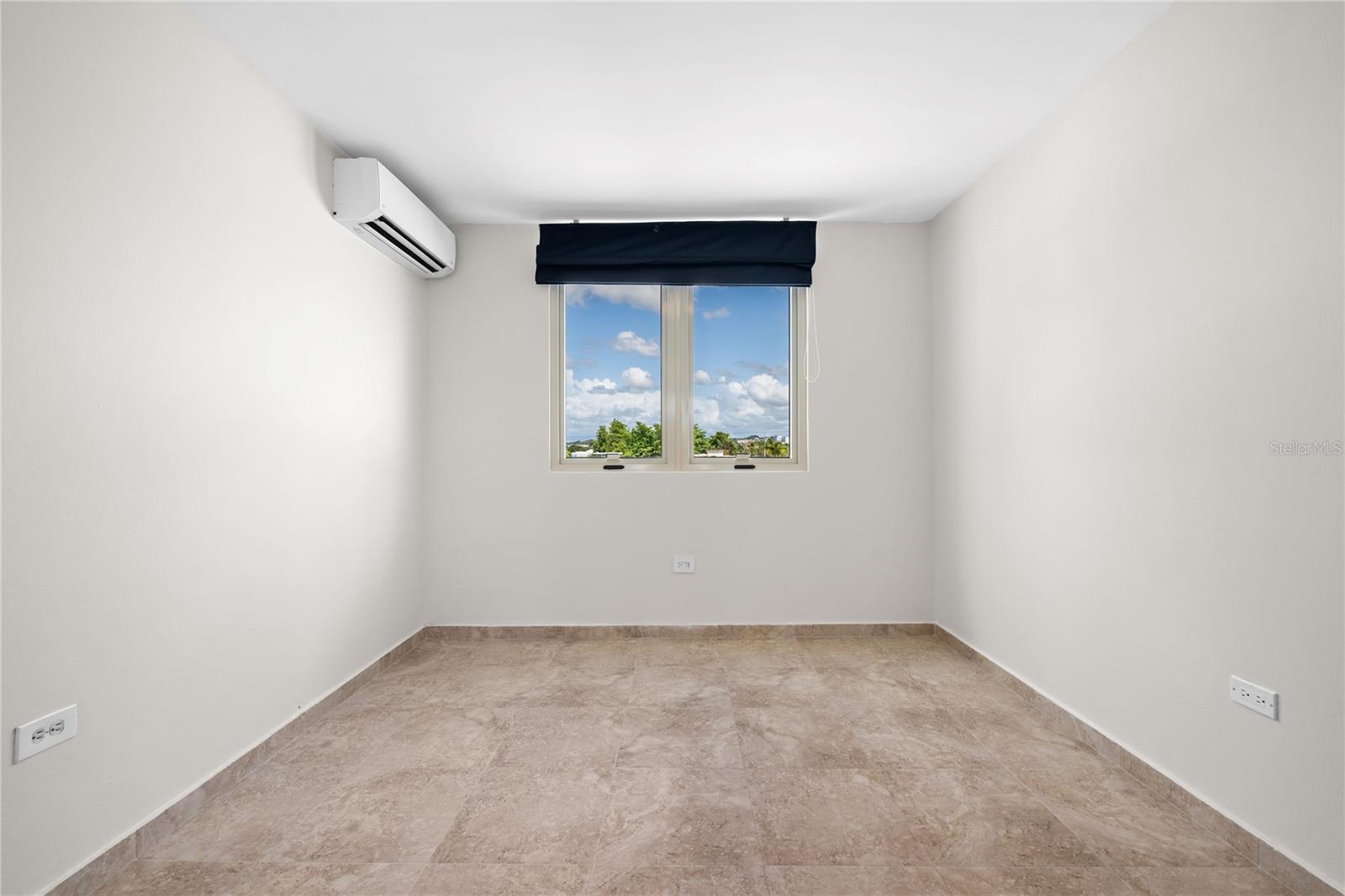 URB. ESTANCIAS REALES - Residential