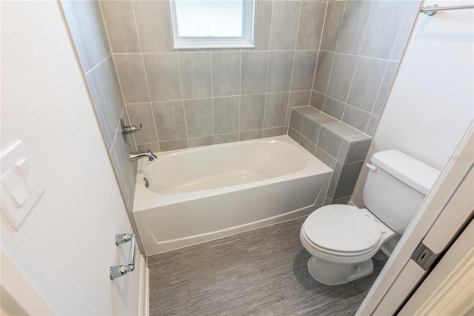 LAKES TR 6 - Residential