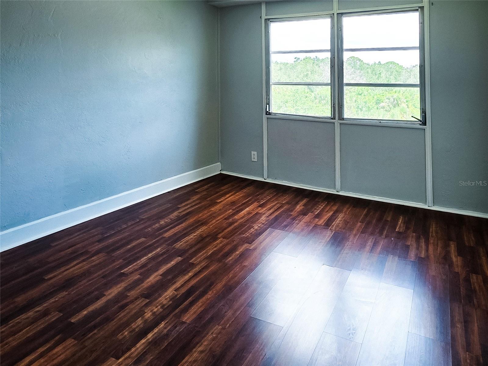 WAVE THE CONDO - Residential