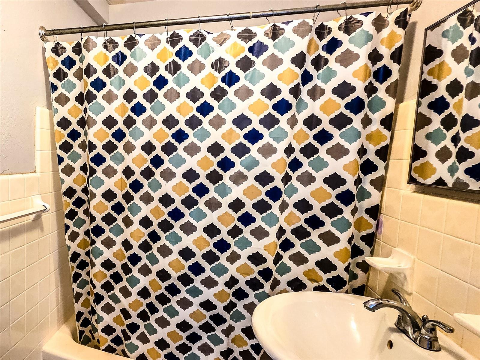 WAVE THE CONDO - Residential