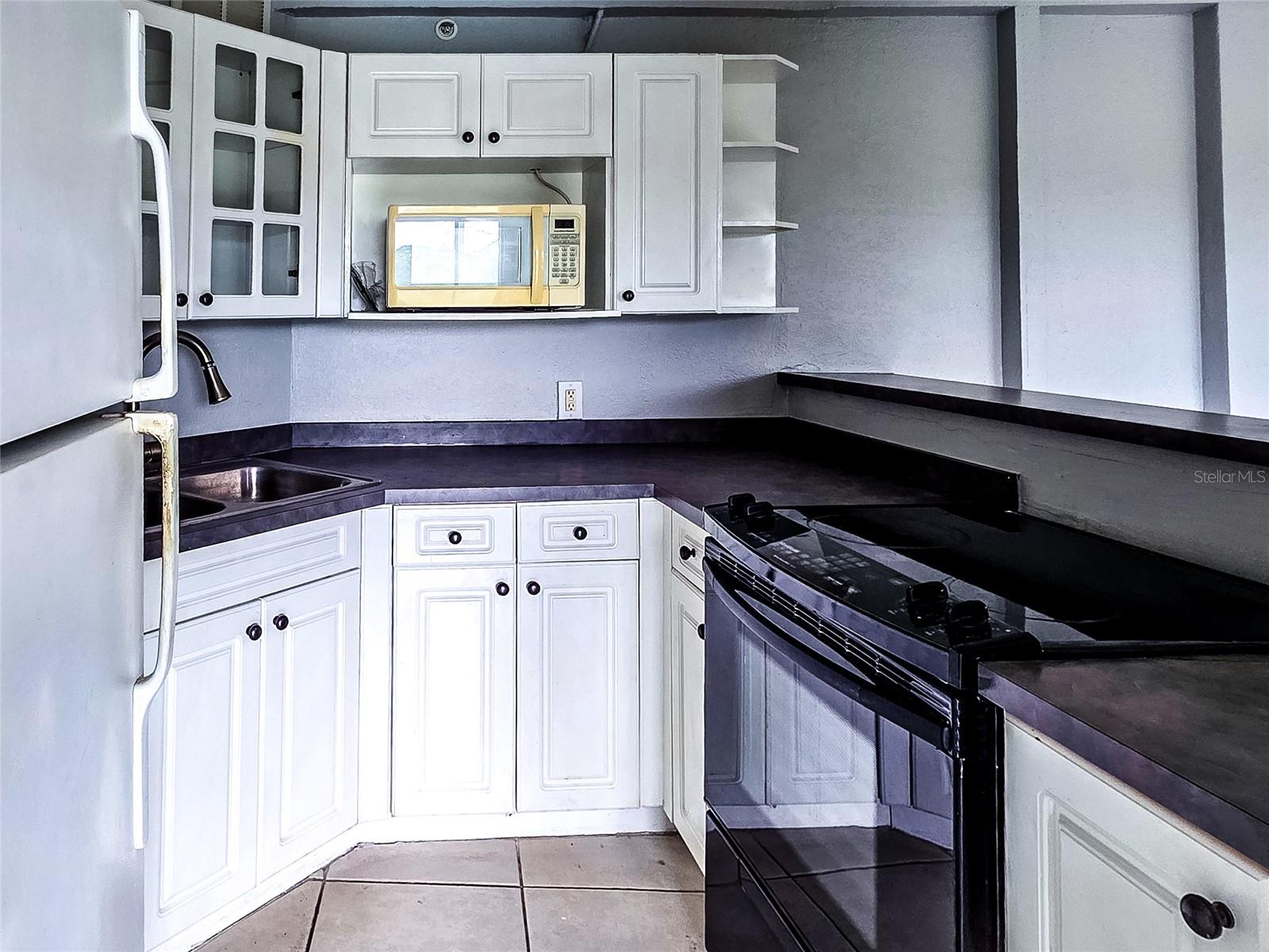 WAVE THE CONDO - Residential