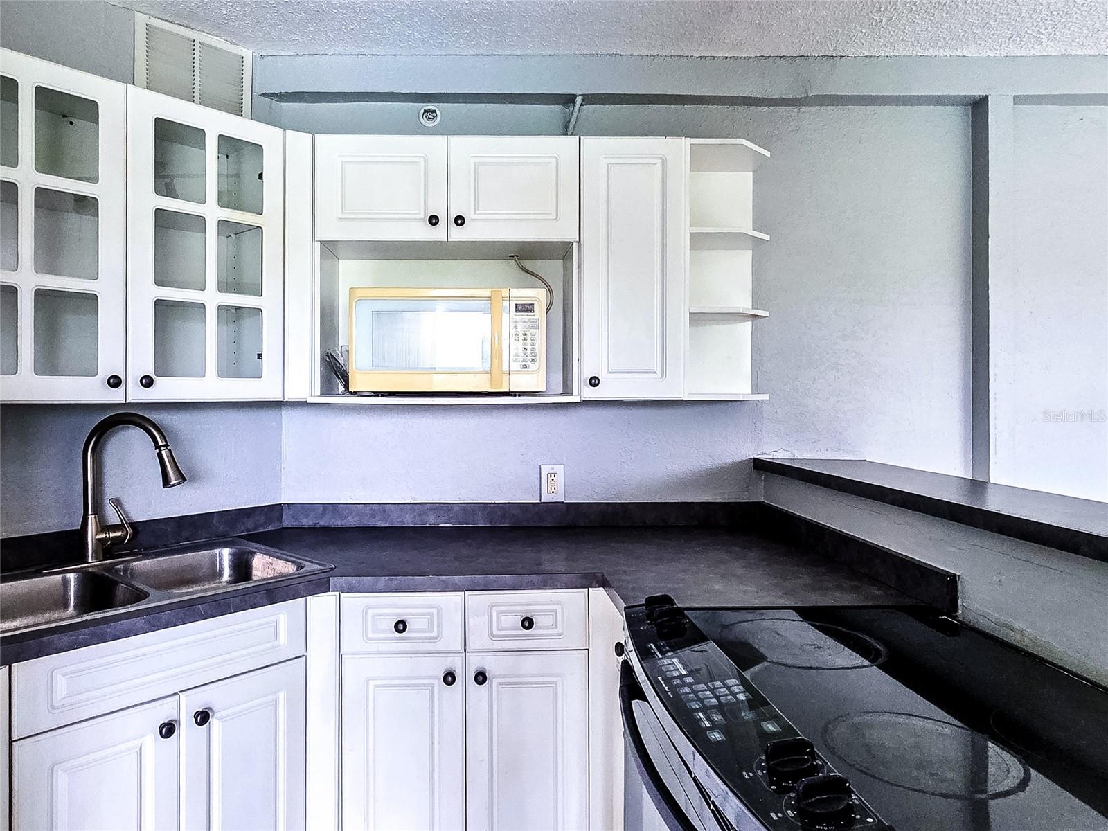 WAVE THE CONDO - Residential