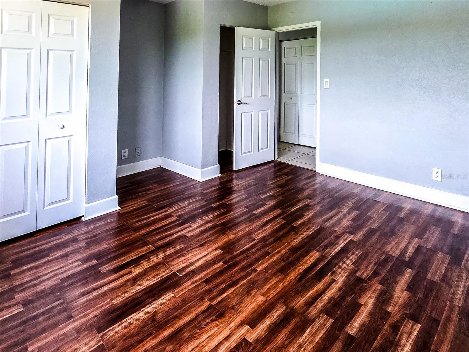 WAVE THE CONDO - Residential