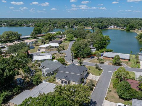 A home in LAKELAND