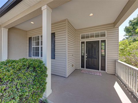 A home in LAKELAND