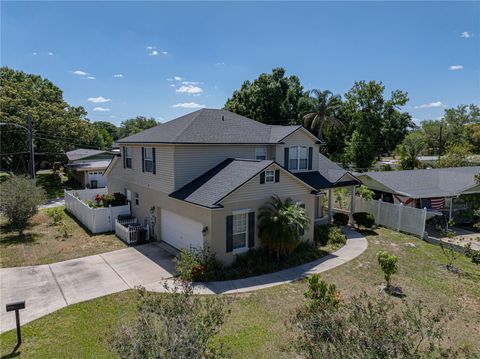 A home in LAKELAND