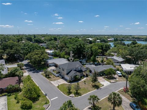 A home in LAKELAND