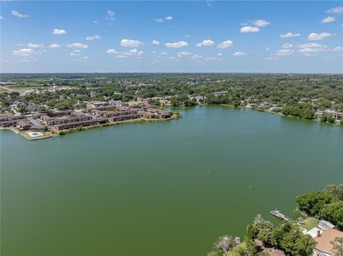 A home in LAKELAND