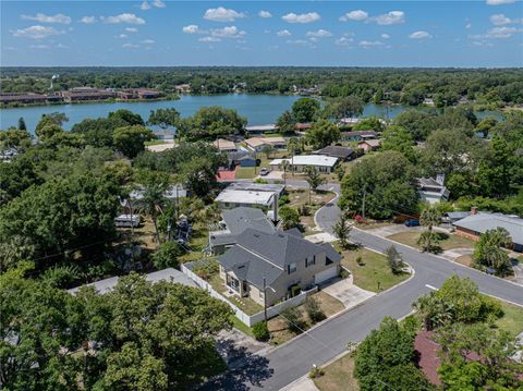 A home in LAKELAND