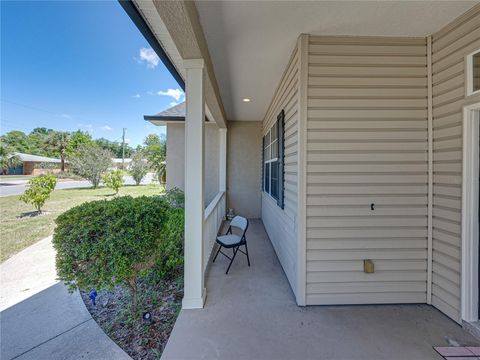 A home in LAKELAND