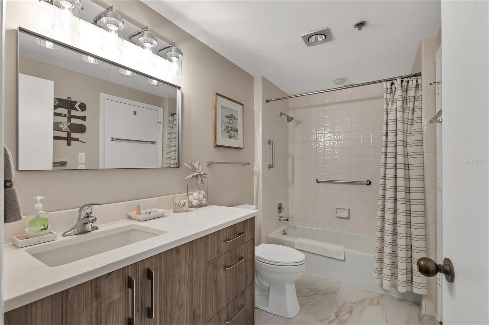 FAIRWAY BAY - Residential Lease