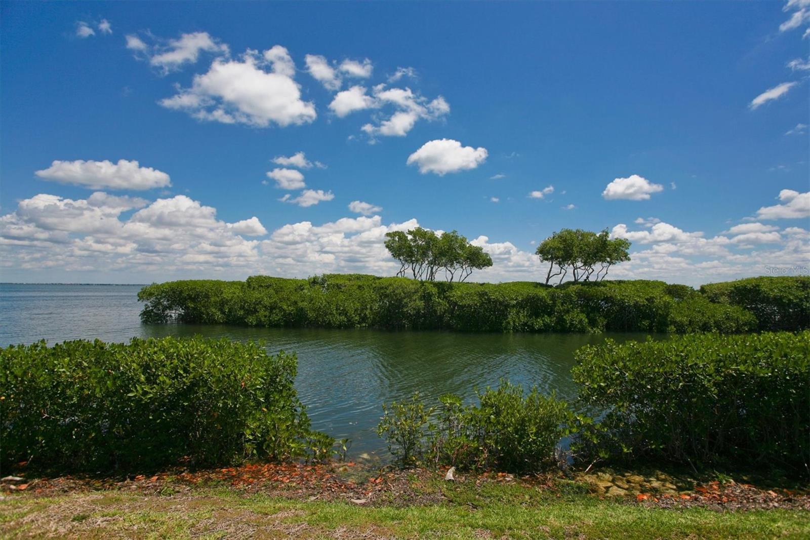 FAIRWAY BAY - Residential Lease