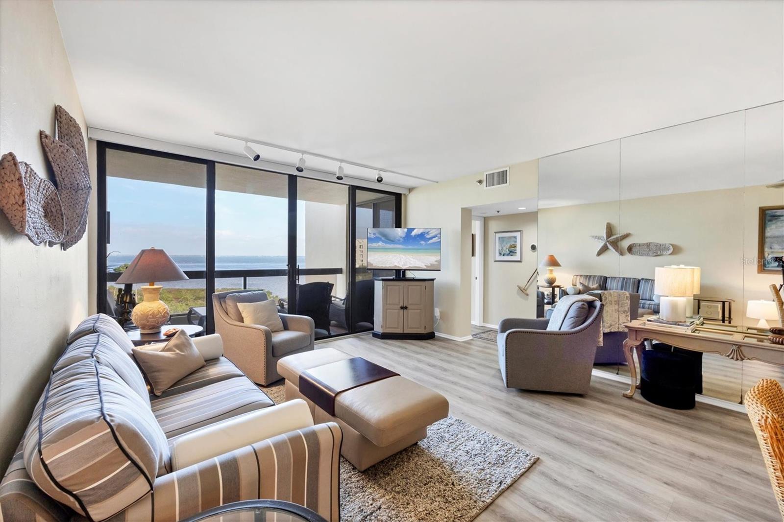 FAIRWAY BAY - Residential Lease