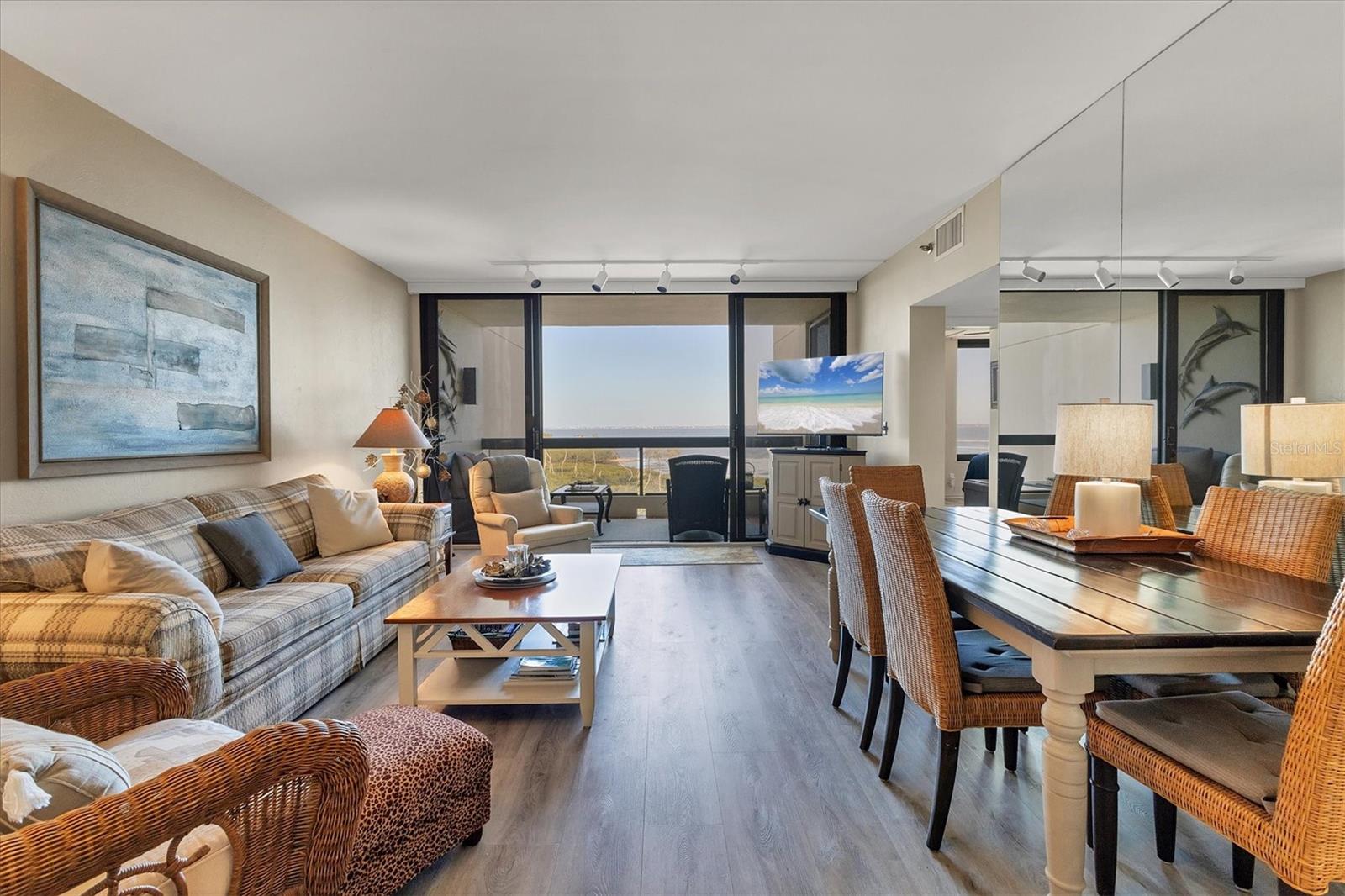 FAIRWAY BAY - Residential Lease