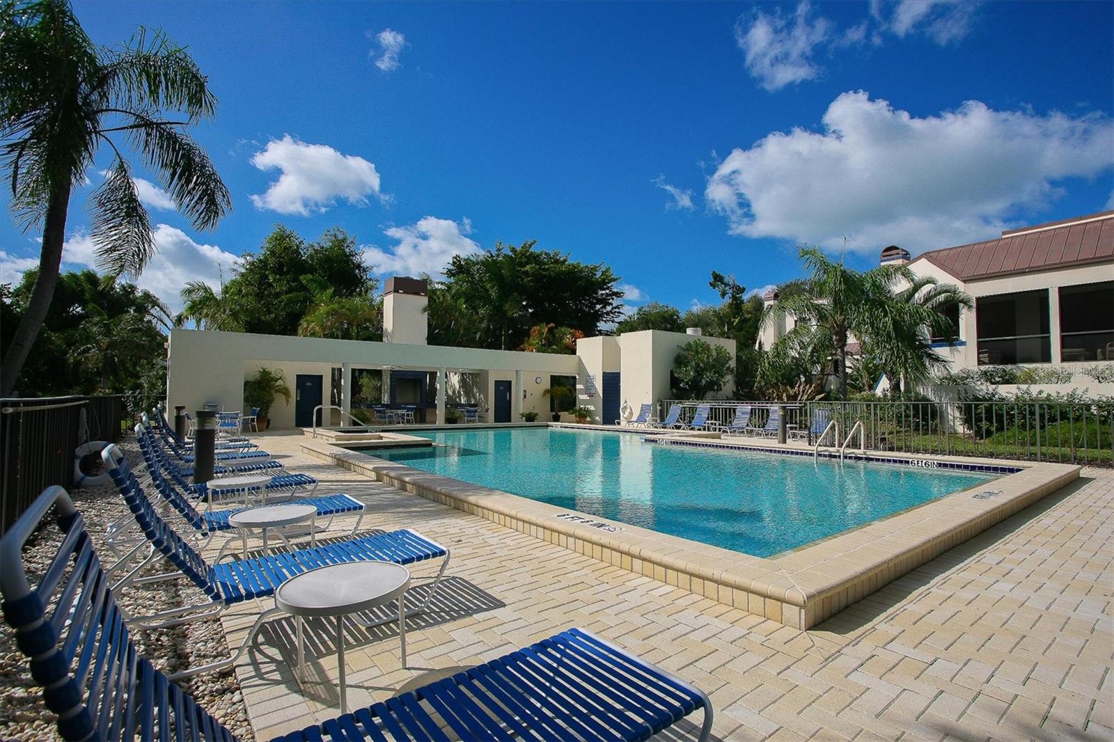 FAIRWAY BAY - Residential Lease