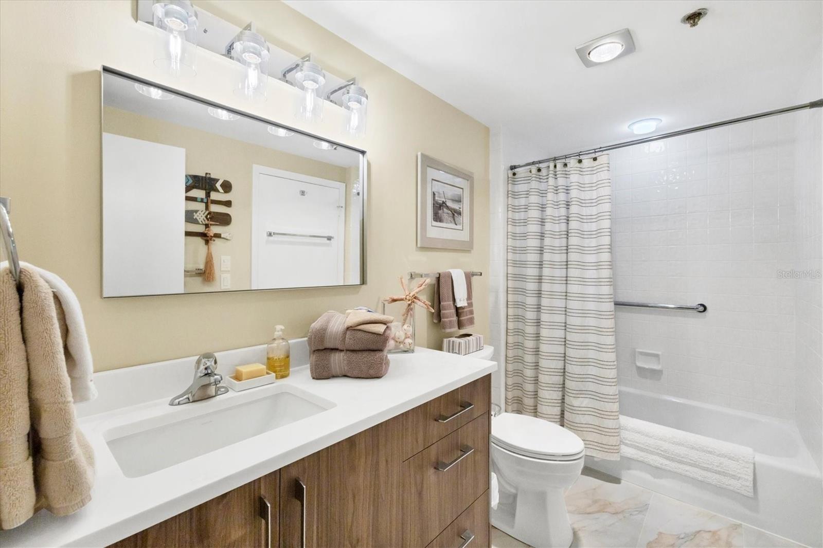 FAIRWAY BAY - Residential Lease