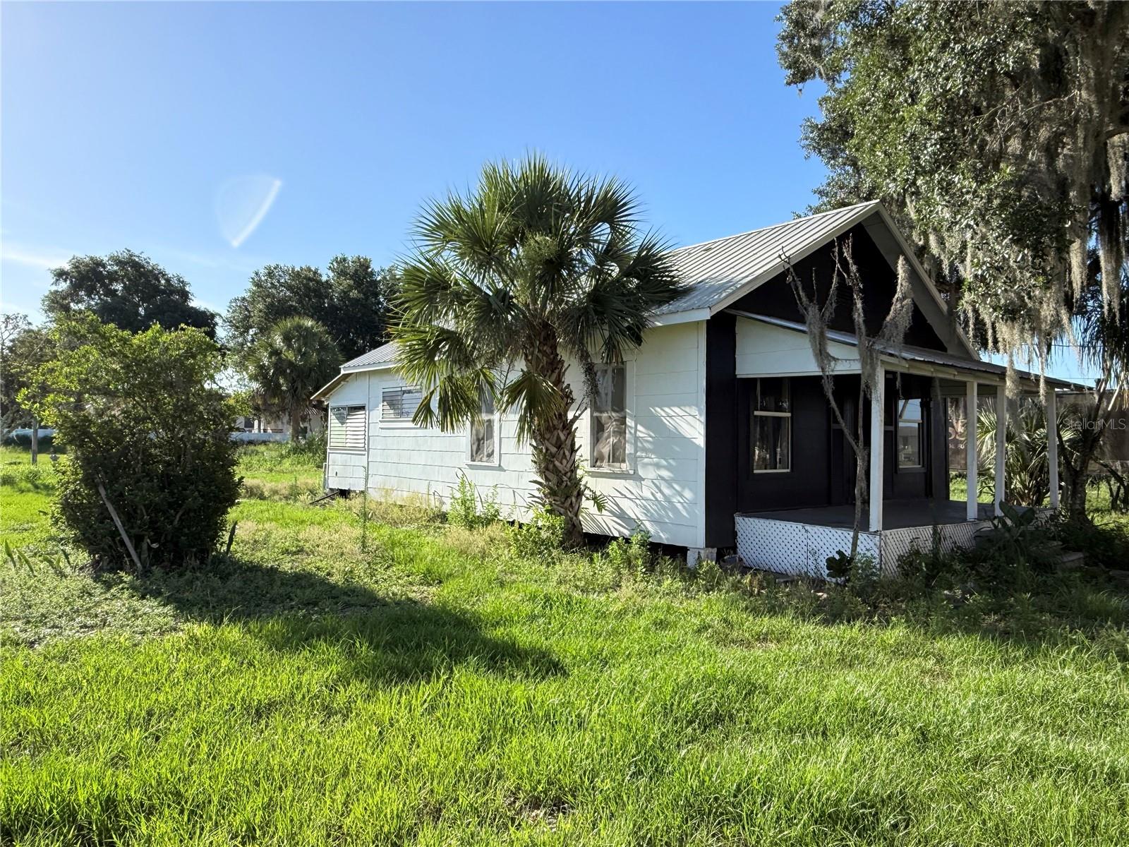 1015 MAKOWSKI ROAD