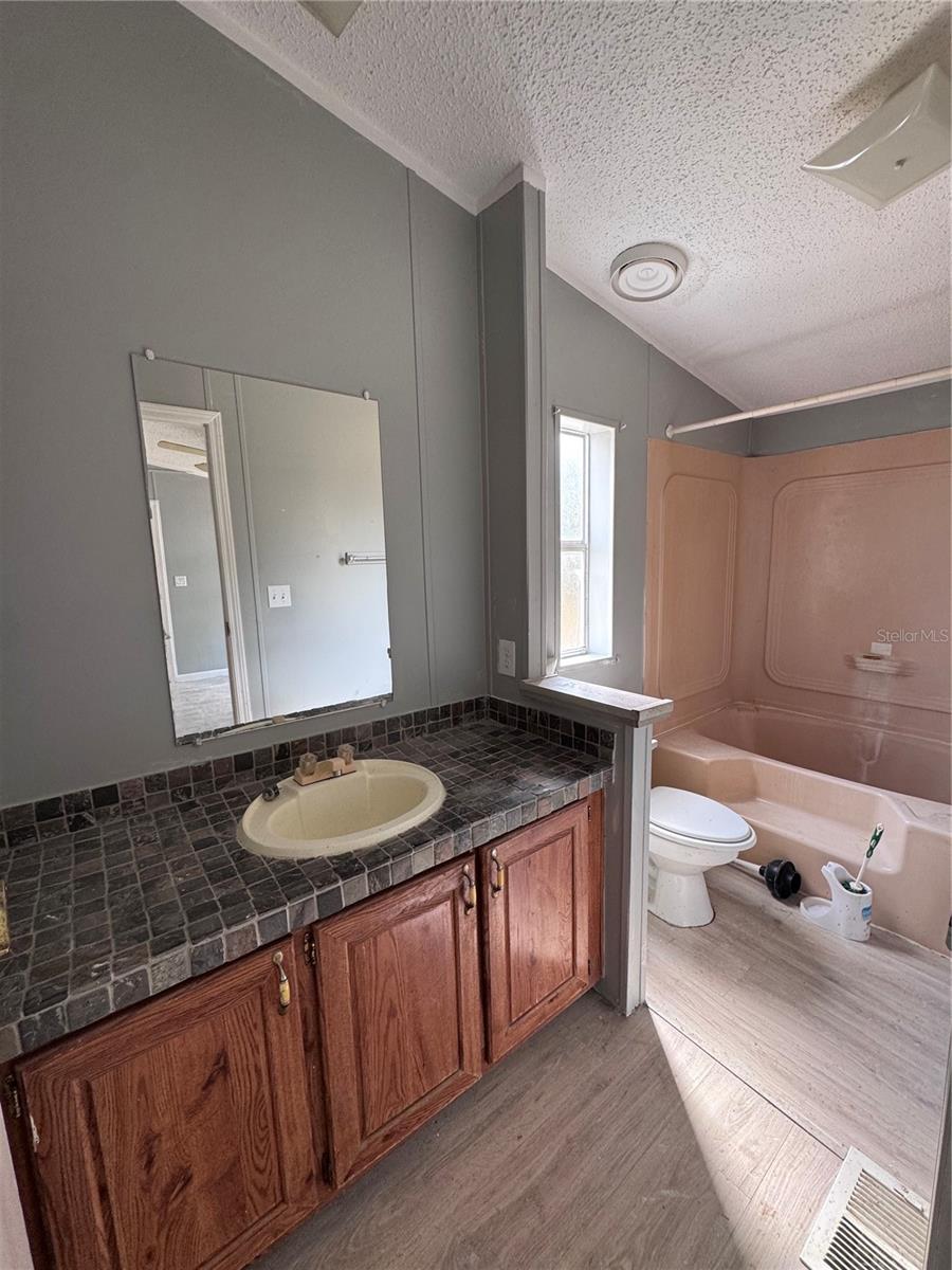 HERNDON WOODS - Residential