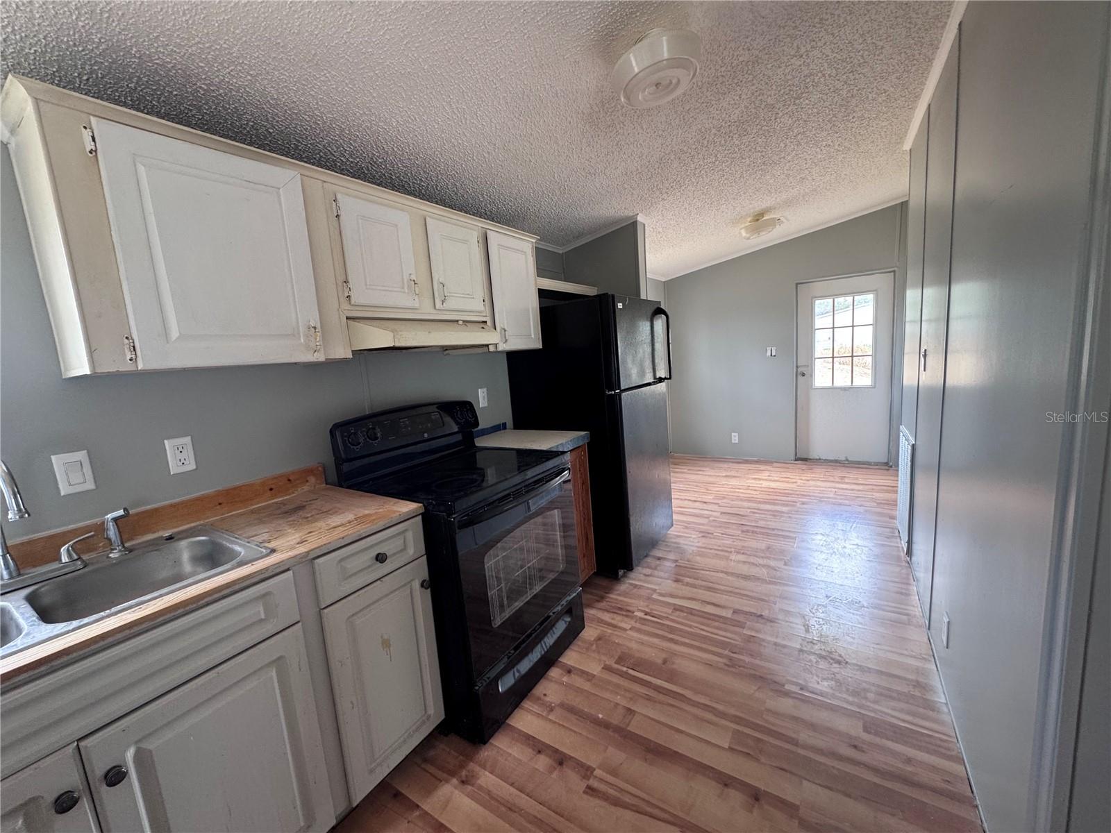 HERNDON WOODS - Residential