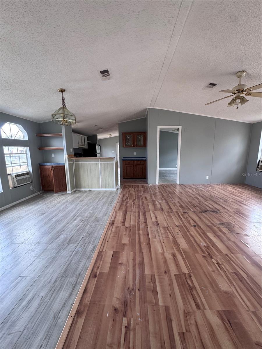 HERNDON WOODS - Residential