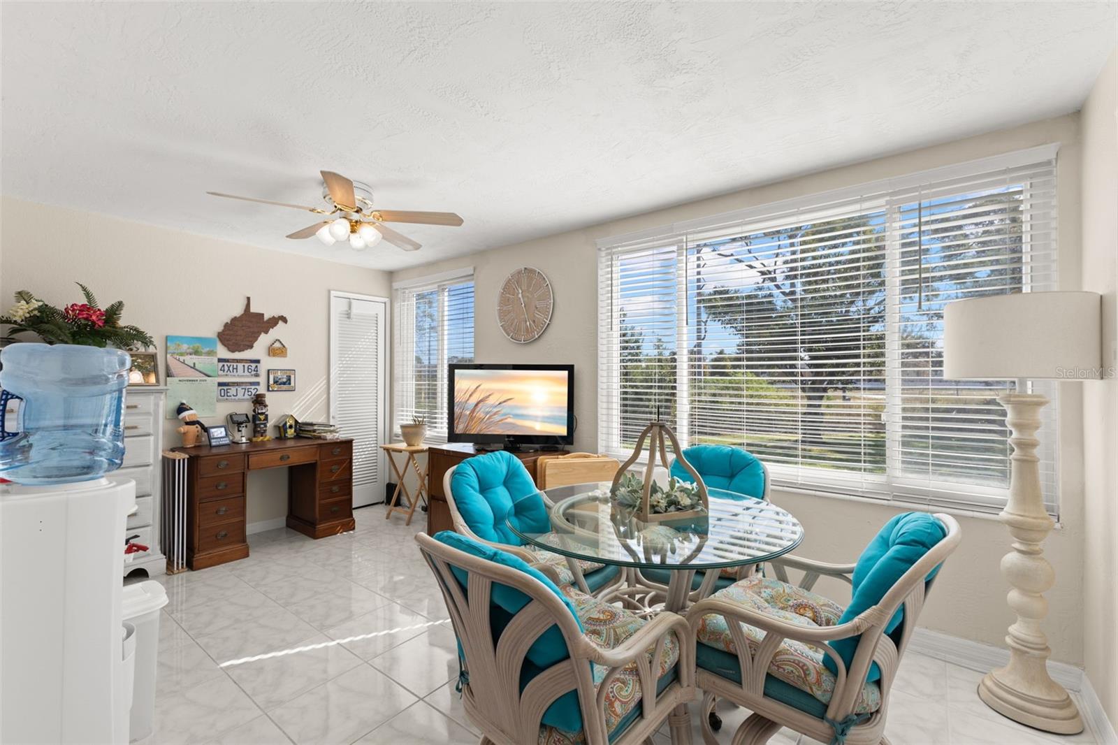 ON TOP OF THE WORLD - Residential