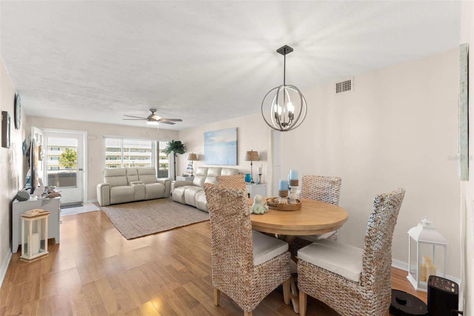 ON TOP OF THE WORLD - Residential