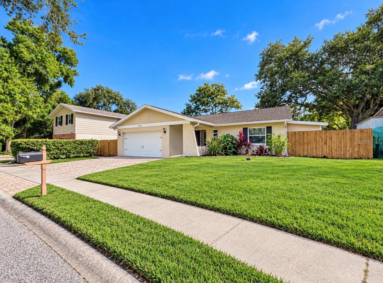 1231 ROSEWOOD STREET