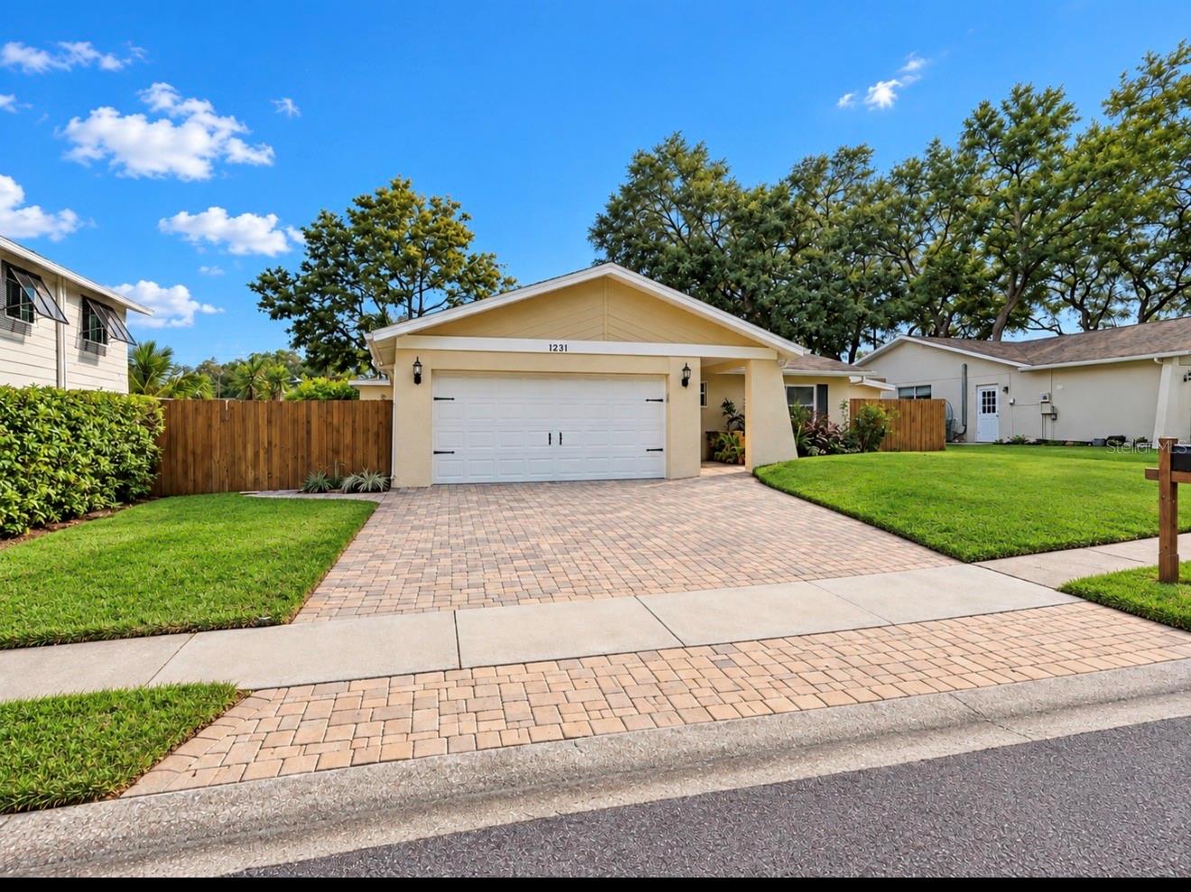 1231 ROSEWOOD STREET