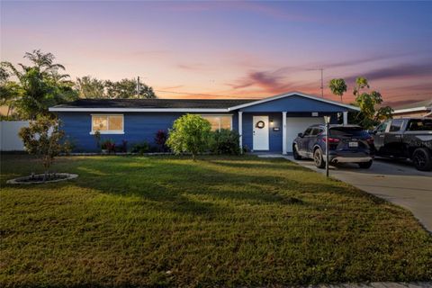 Photo of 6118 36th Avenue N, St Petersburg, FL 33710 (MLS # A4669401) Photo of 6118 36th Avenue N, St Petersburg, FL 33710 (MLS # A4669401)
